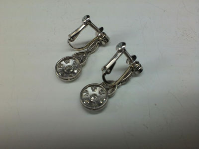 earrings2.jpg(13516 byte)
