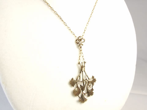 ツタ 蔦 の葉のアンティークジュエリー