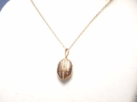 アンティーク ロケット　ペンダント アンティーク18金ロケットペンダント