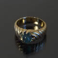 カボションカットエメラルドのアールデコ指輪（1920-1930、フランス）