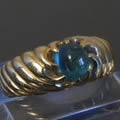カボションカットエメラルドのアールデコ指輪（1920-1930、フランス）